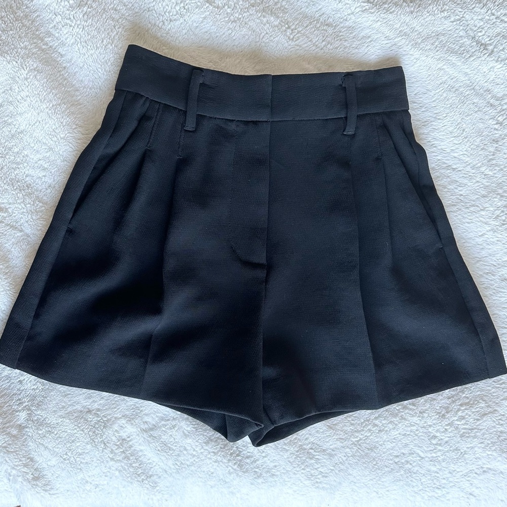 2 Aritzia Women's Shorts 00 3”
